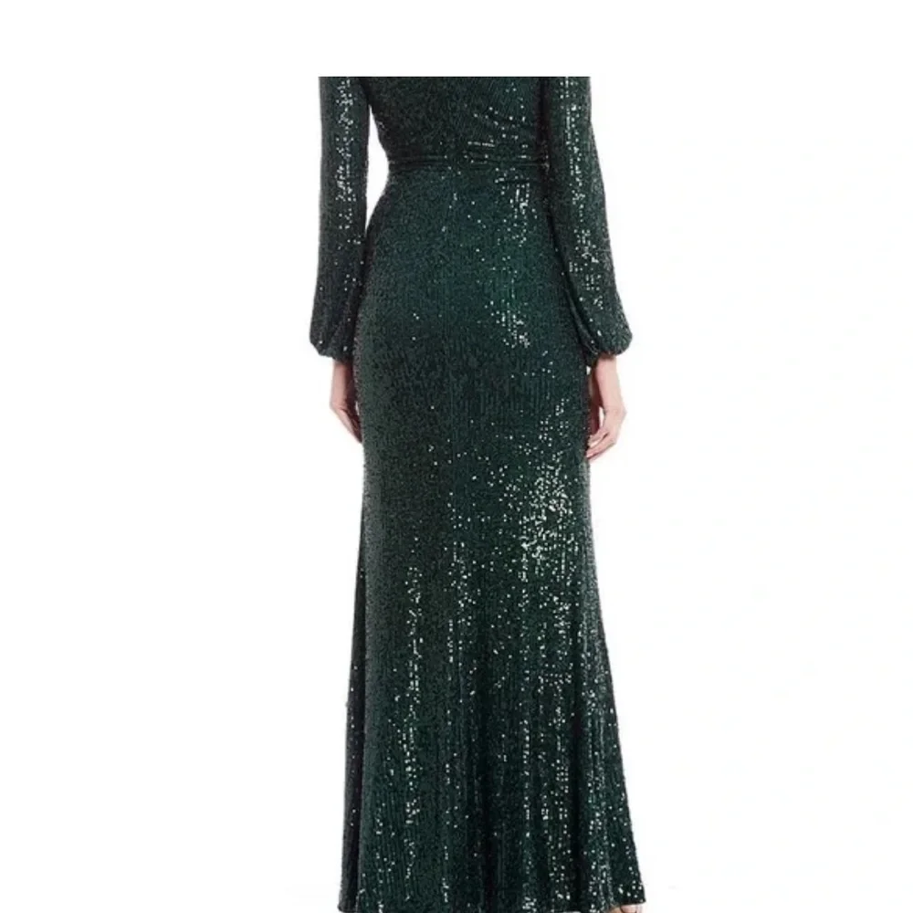 Xscape Dark Green Sequin Long Sleeve Gown sz 4 NWT - Picture 3 of 13